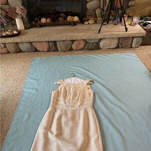 Chic Sleeveless Midi Dress in Cream